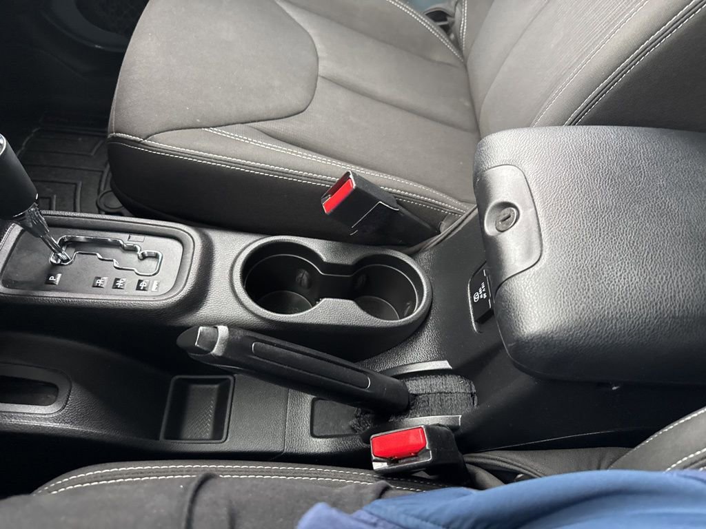 Used 2015 Jeep Wrangler Sahara w/ Connectivity Group image 31