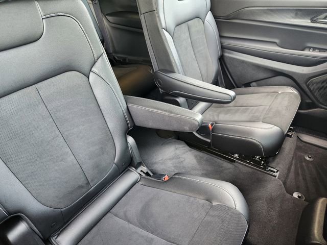 Certified 2025 Jeep Grand Cherokee L Altitude RWD image 27