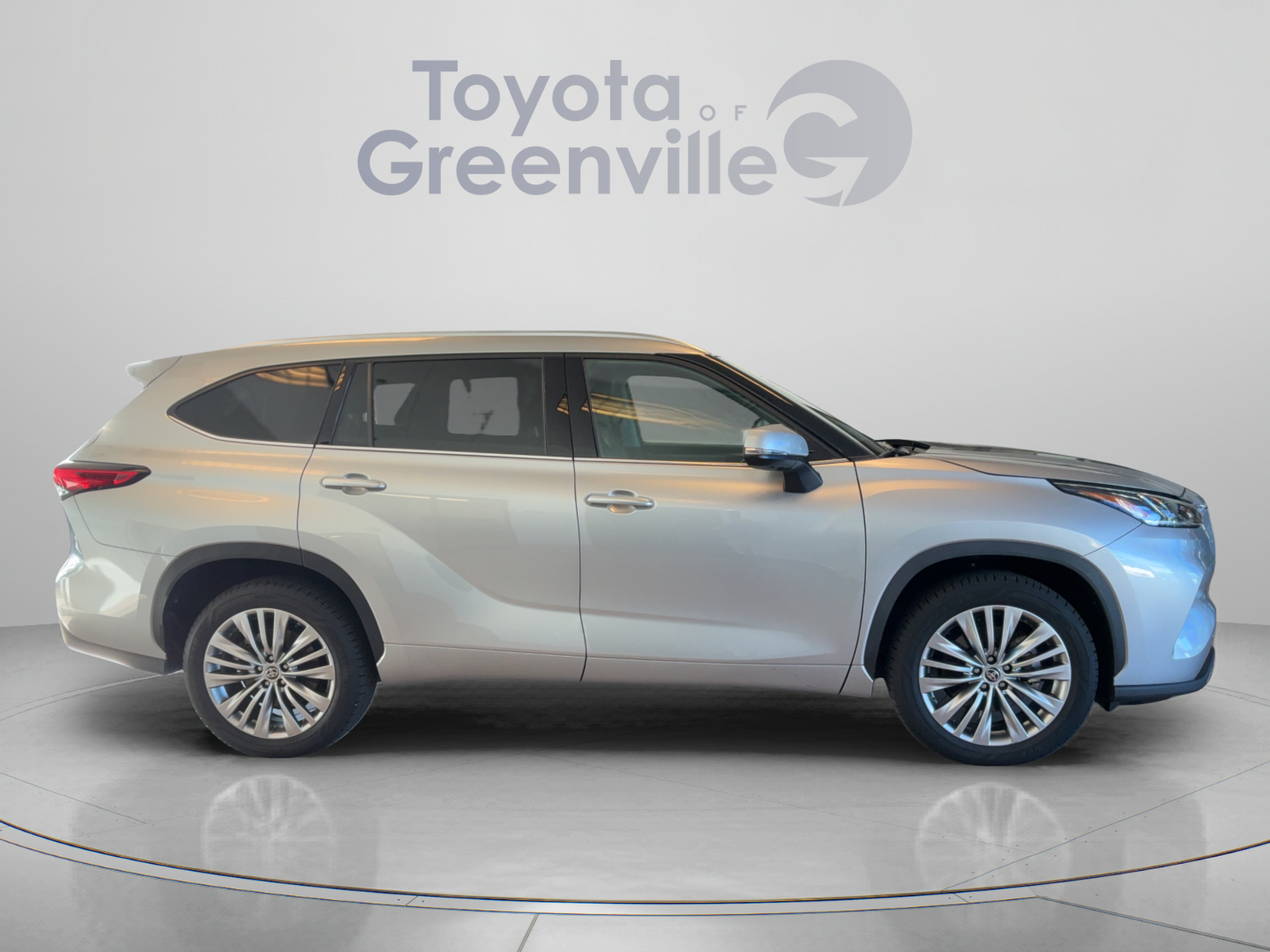Used 2022 Toyota Highlander Platinum FWD image 7