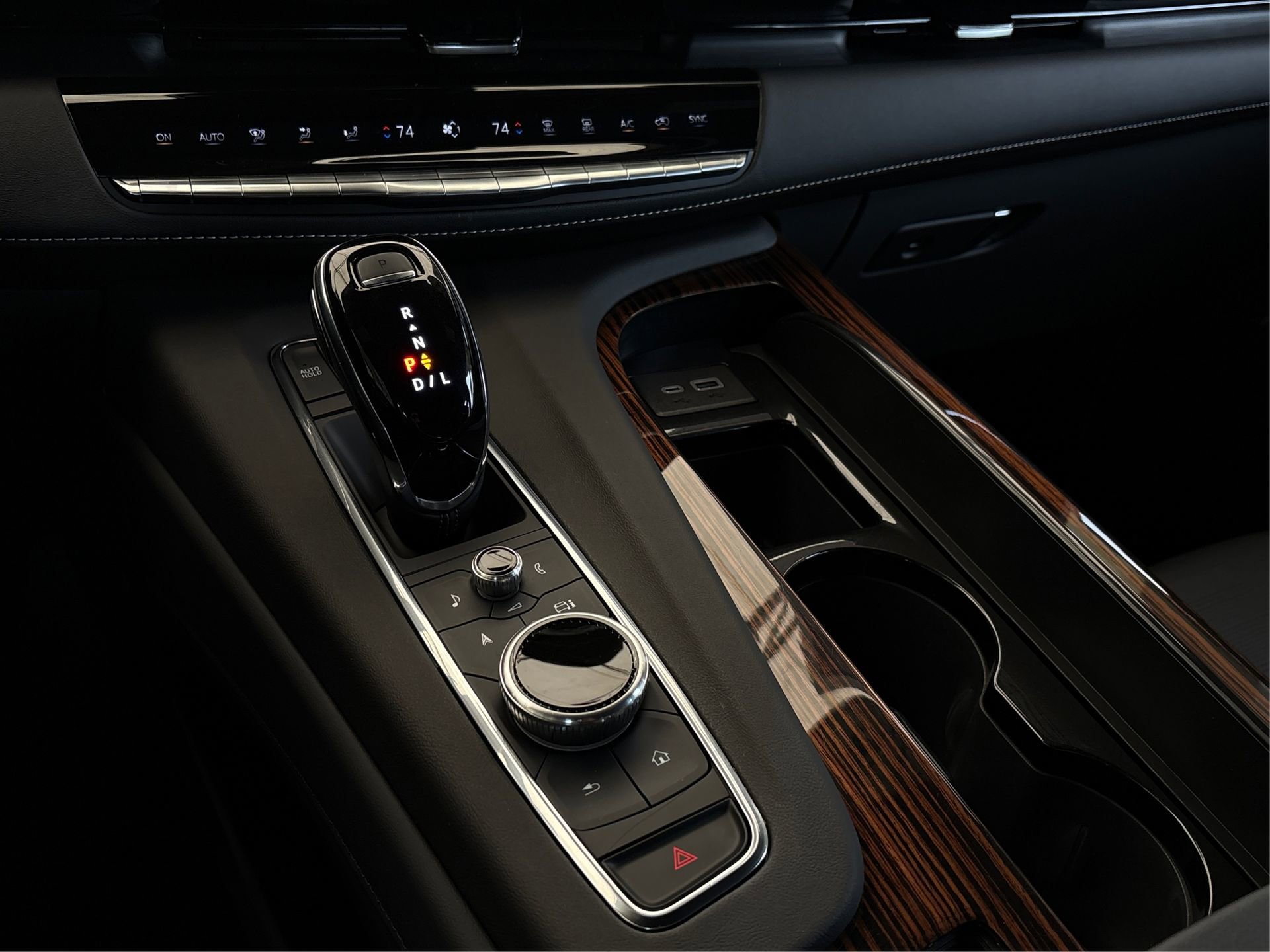 Certified 2024 Cadillac Escalade ESV Premium Luxury image 32