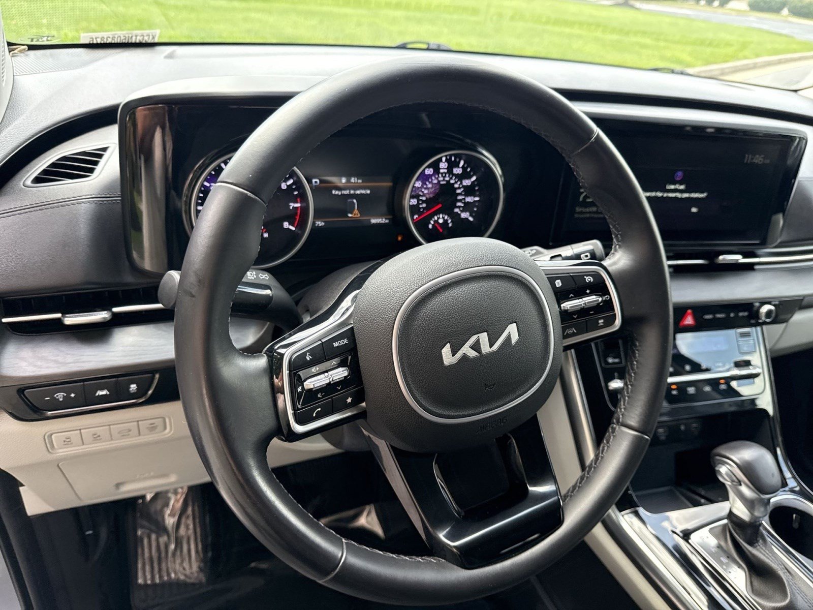 Used 2022 Kia Carnival EX FWD image 16