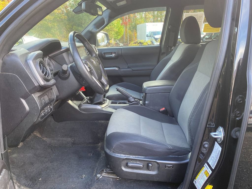 Used 2021 Toyota Tacoma TRD Off-Road w/ Technology Package image 12