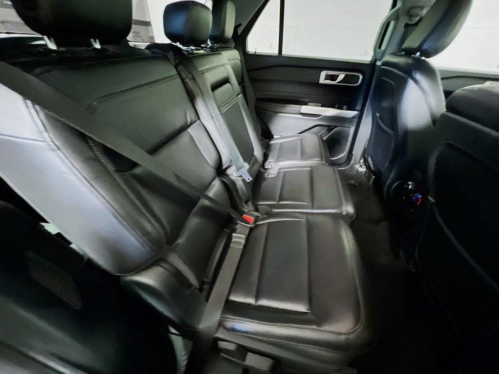 Used 2020 Ford Explorer XLT w/ Equipment Group 202A AWD/4WD image 25