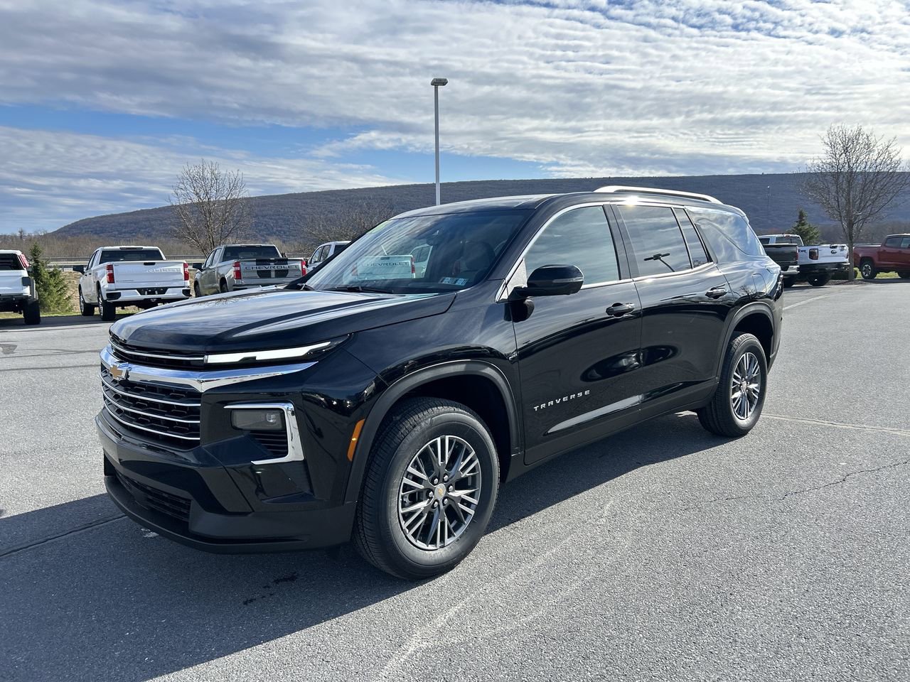 New 2026 Chevrolet Traverse LT video 3