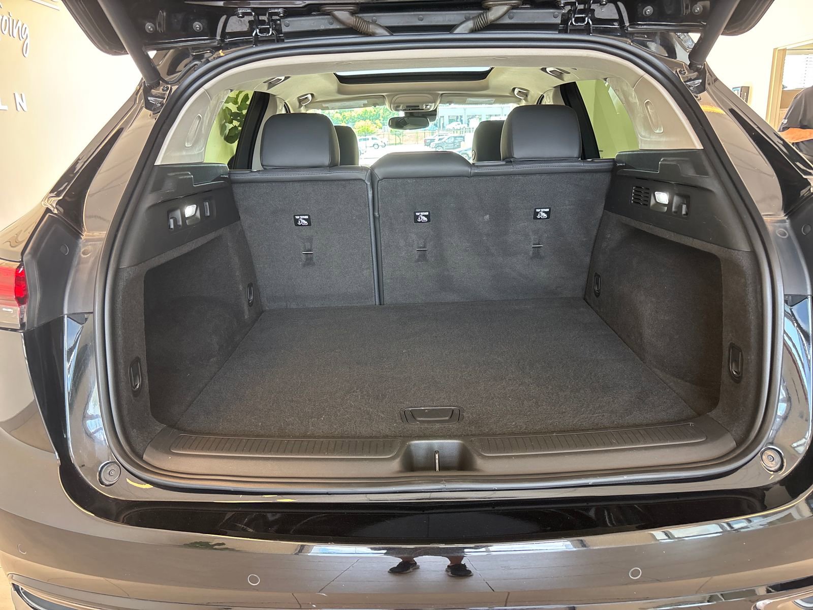 Used 2022 Buick Envision Essence w/ Technology Package I FWD image 10