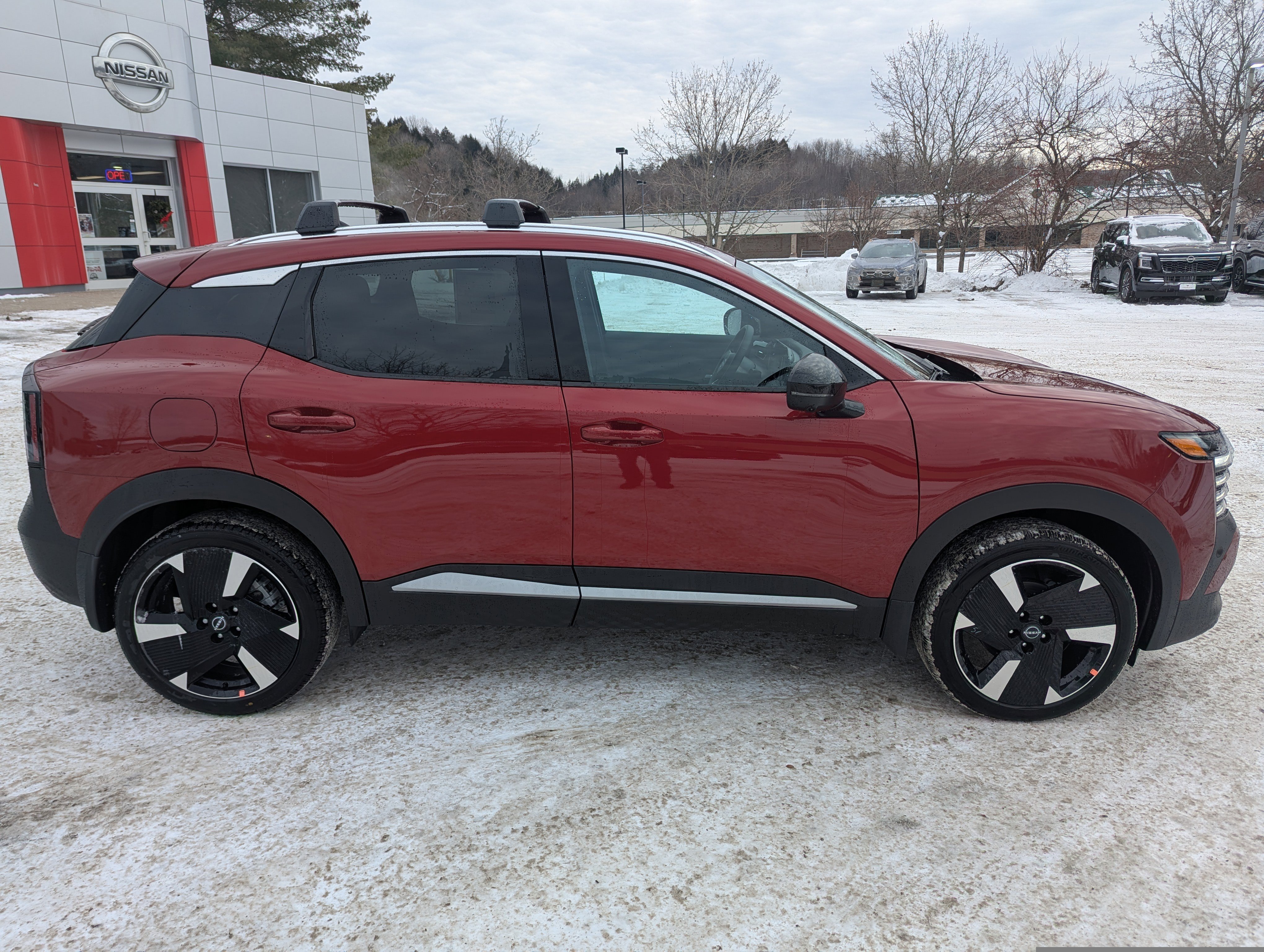 New 2026 Nissan Kicks SR w/ Cold Weather Package image 8