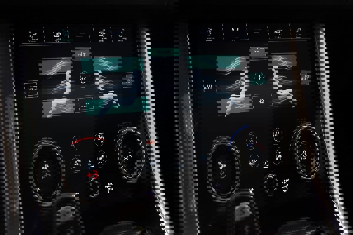 Used 2018 Land Rover Range Rover Sport HSE image 30