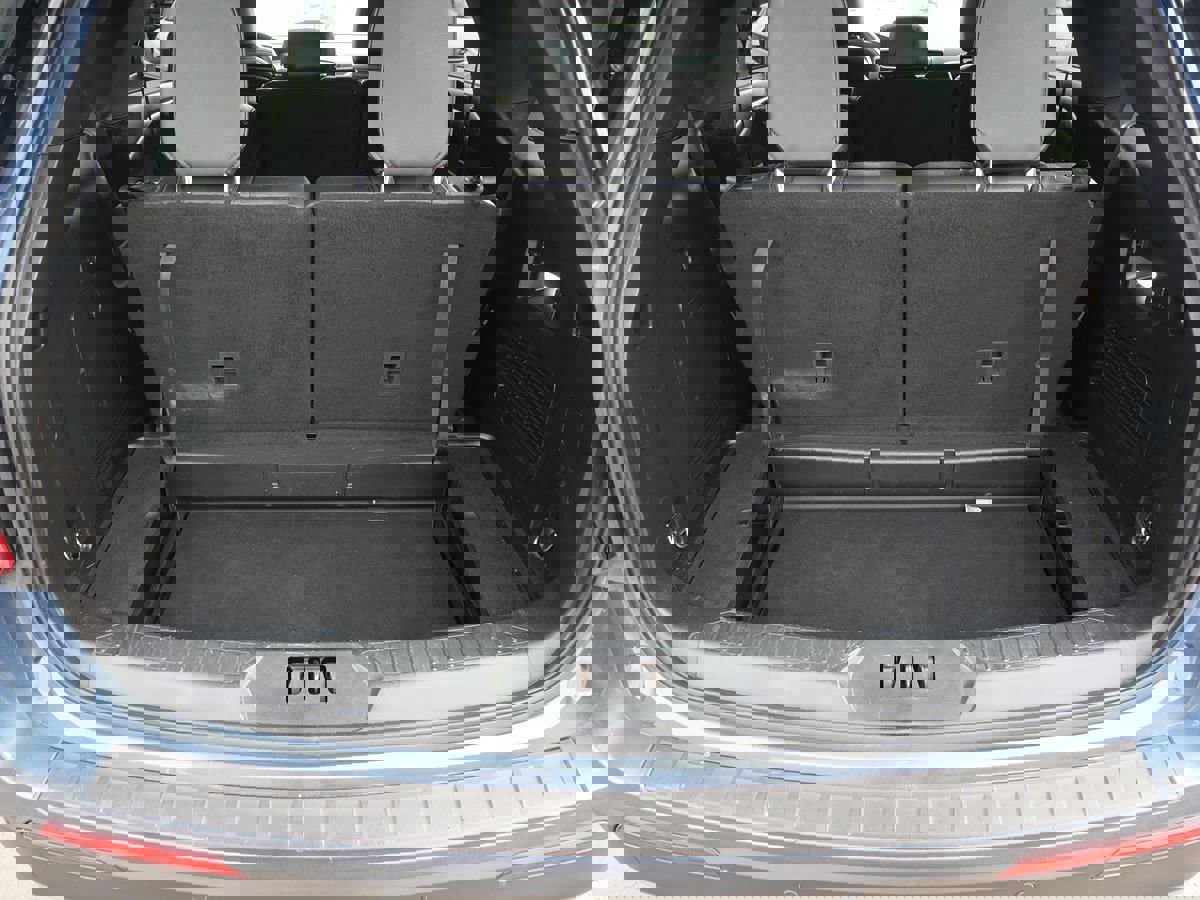 Used 2020 Ford Explorer XLT w/ Equipment Group 202A image 35