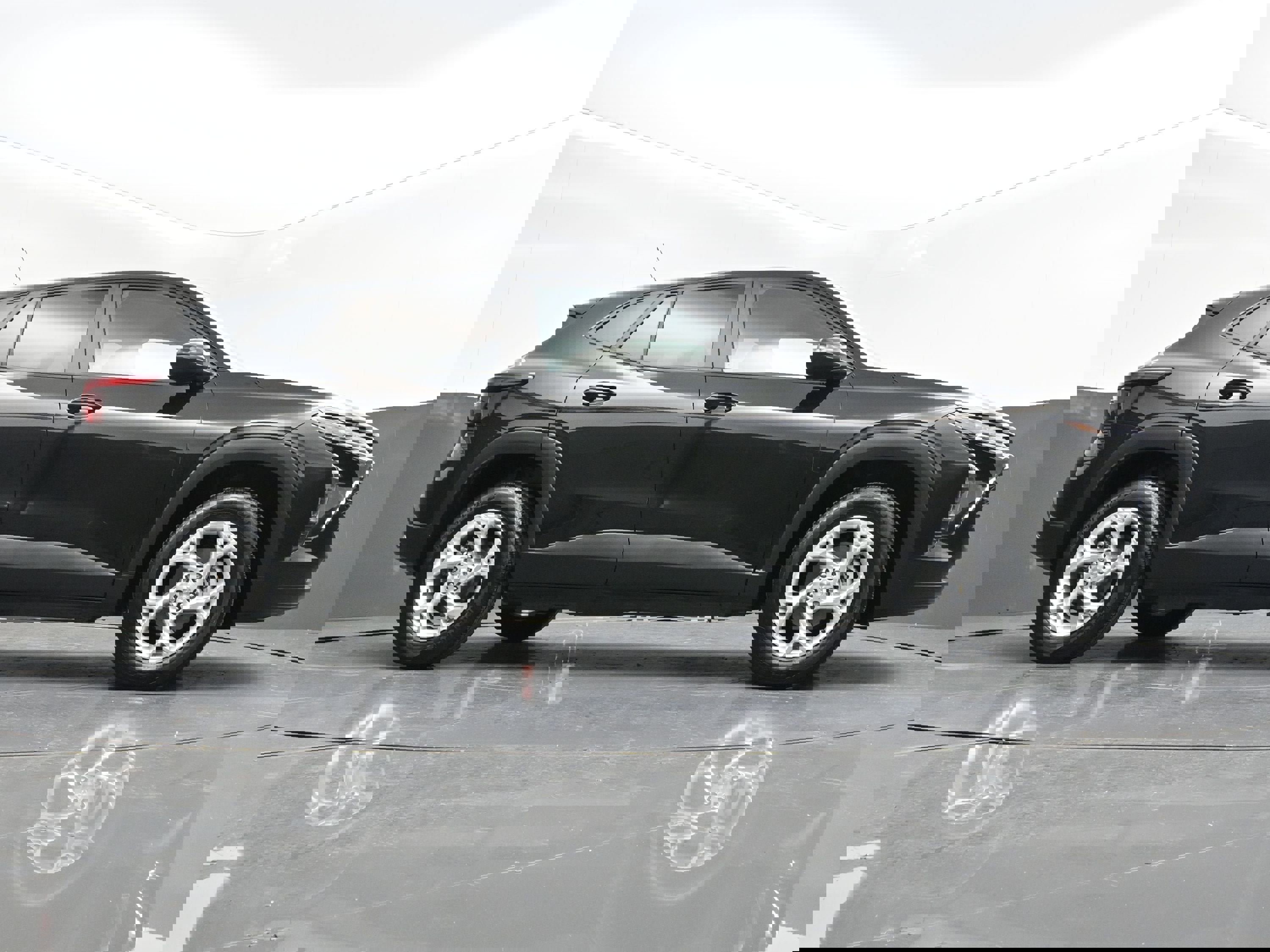 Certified 2025 Chevrolet Trax LS w/ LS Convenience Package image 39