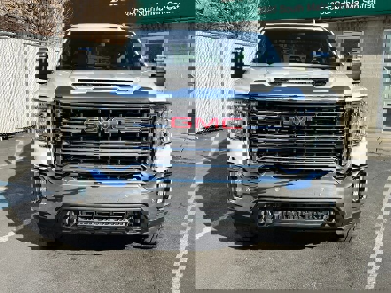 Used 2020 GMC Sierra 2500 SLT w/ Driver Alert Package I AWD/4WD image 2