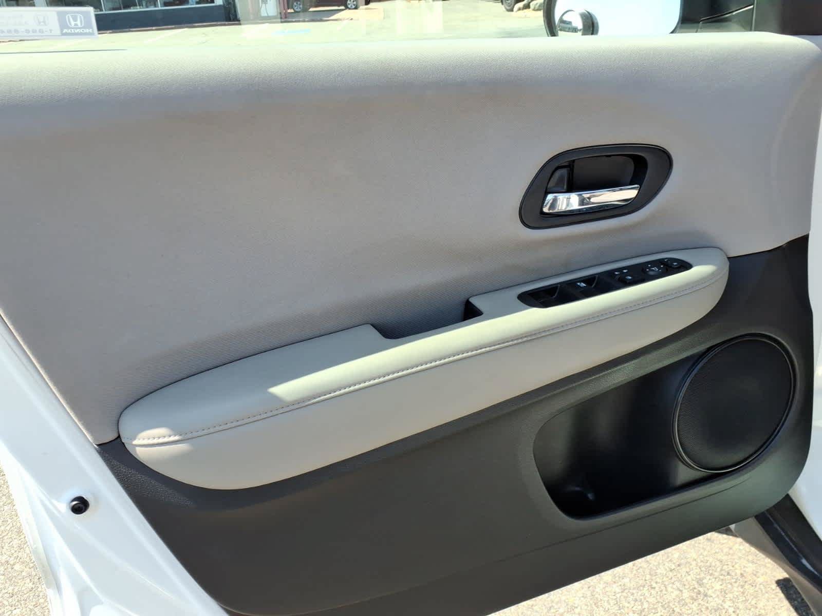 Used 2018 Honda HR-V LX image 10