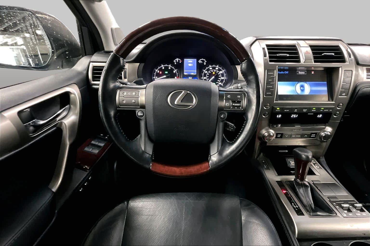 Used 2017 Lexus GX 460 Premium w/ Premium Package AWD/4WD image 5