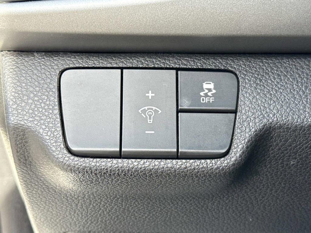 Used 2020 Kia Rio LX image 40