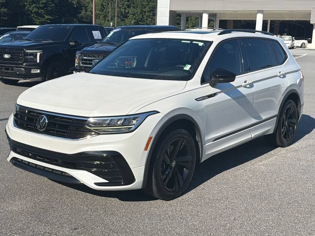 Used 2023 Volkswagen Tiguan SE R-Line FWD image 3