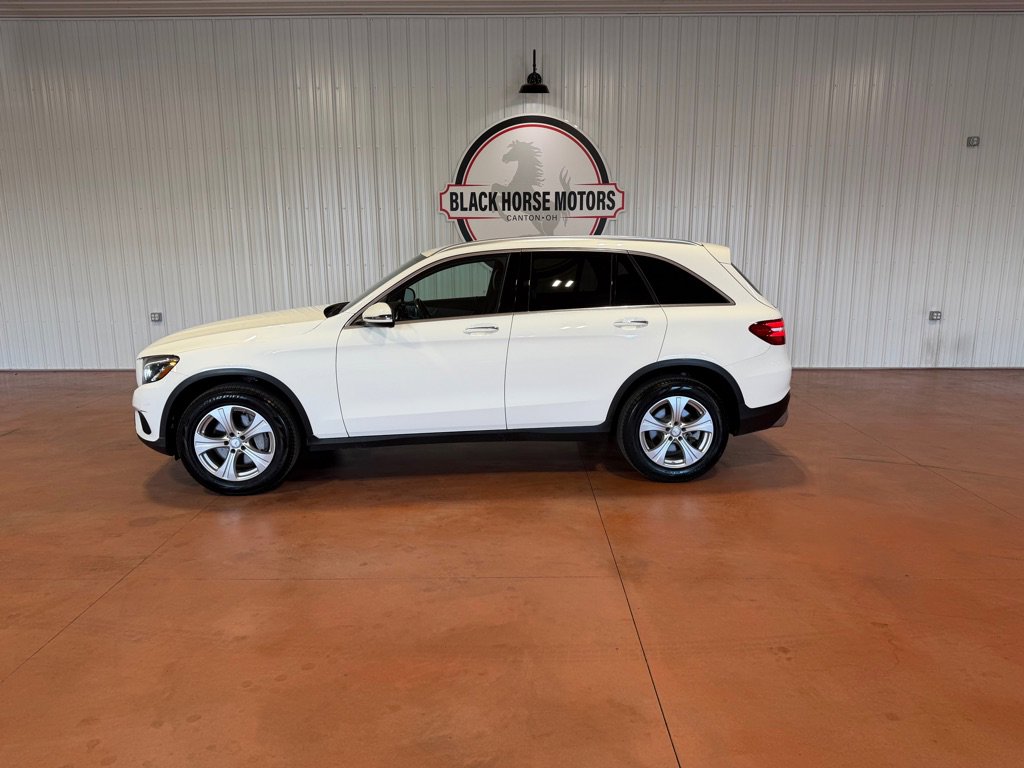 Used 2017 Mercedes-Benz GLC 300 4MATIC image 2