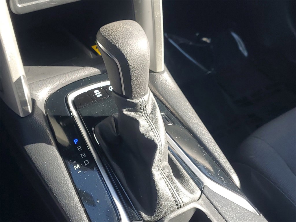 Used 2022 Toyota Corolla Cross LE image 29