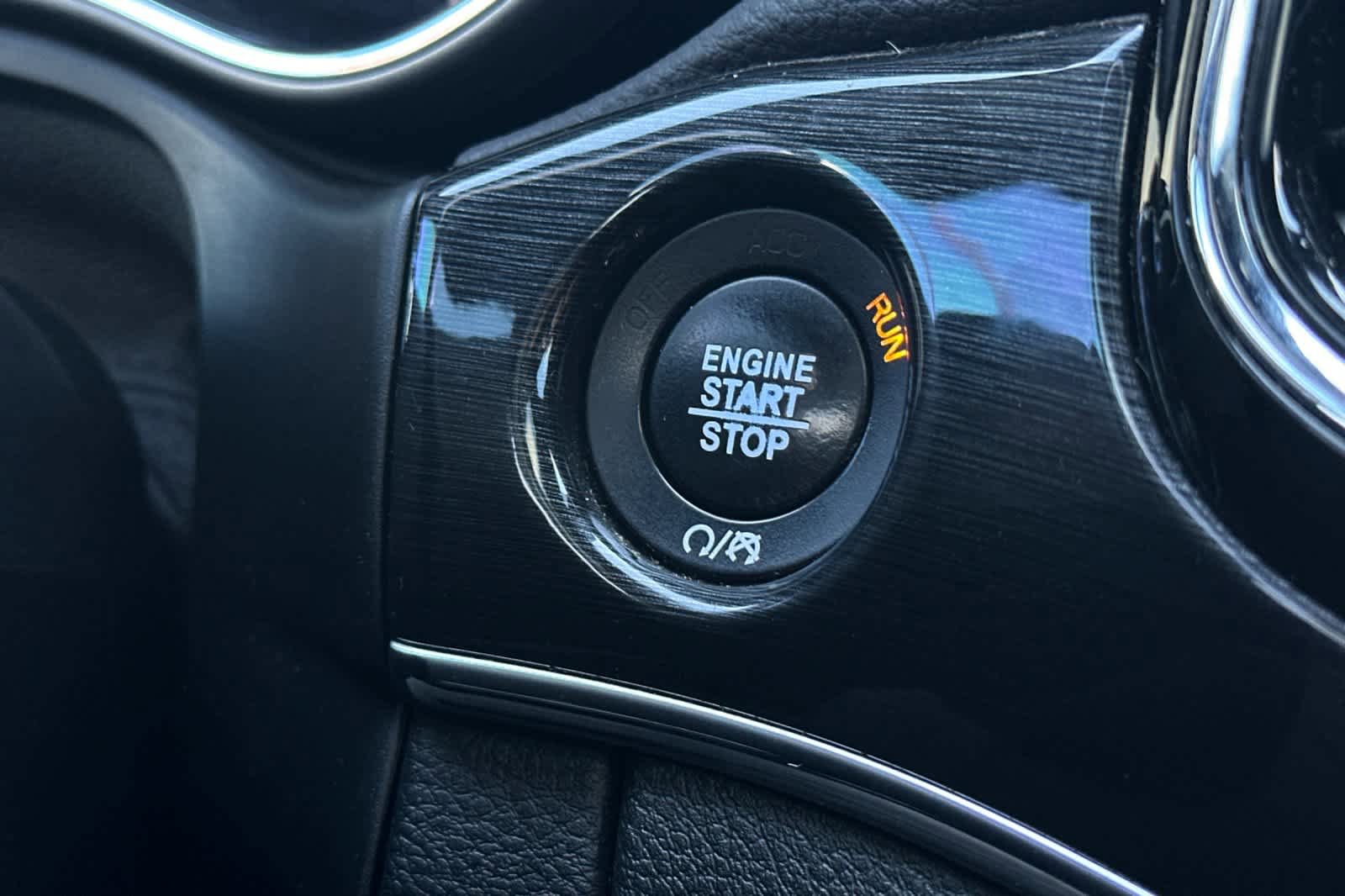 Used 2019 Jeep Grand Cherokee Trailhawk AWD/4WD image 25