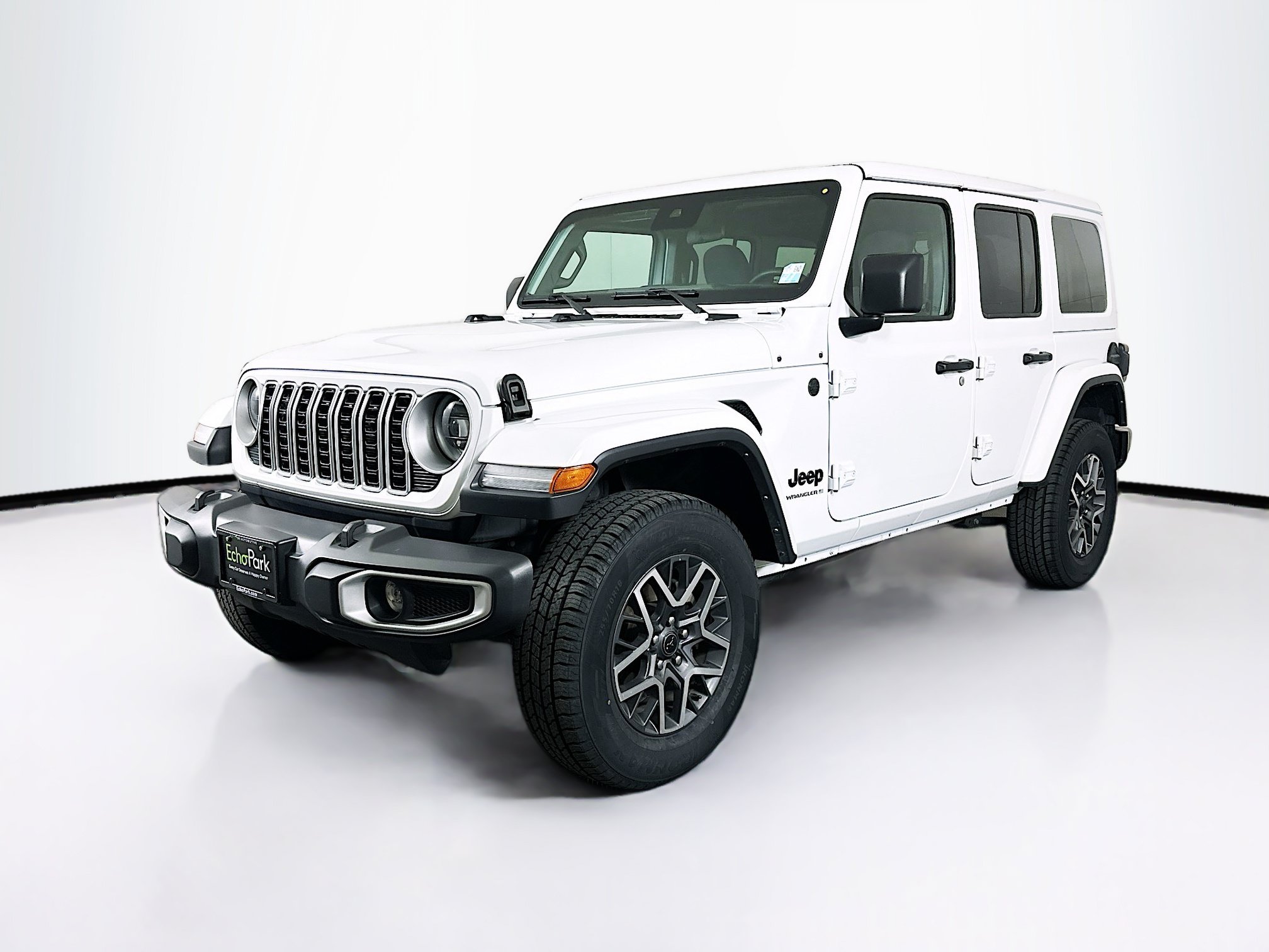 Used 2025 Jeep Wrangler Unlimited Sahara AWD/4WD image 3