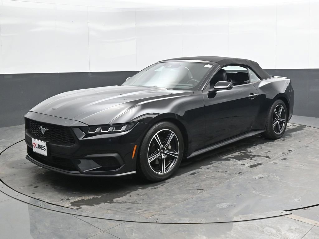 Used 2025 Ford Mustang Premium image 8