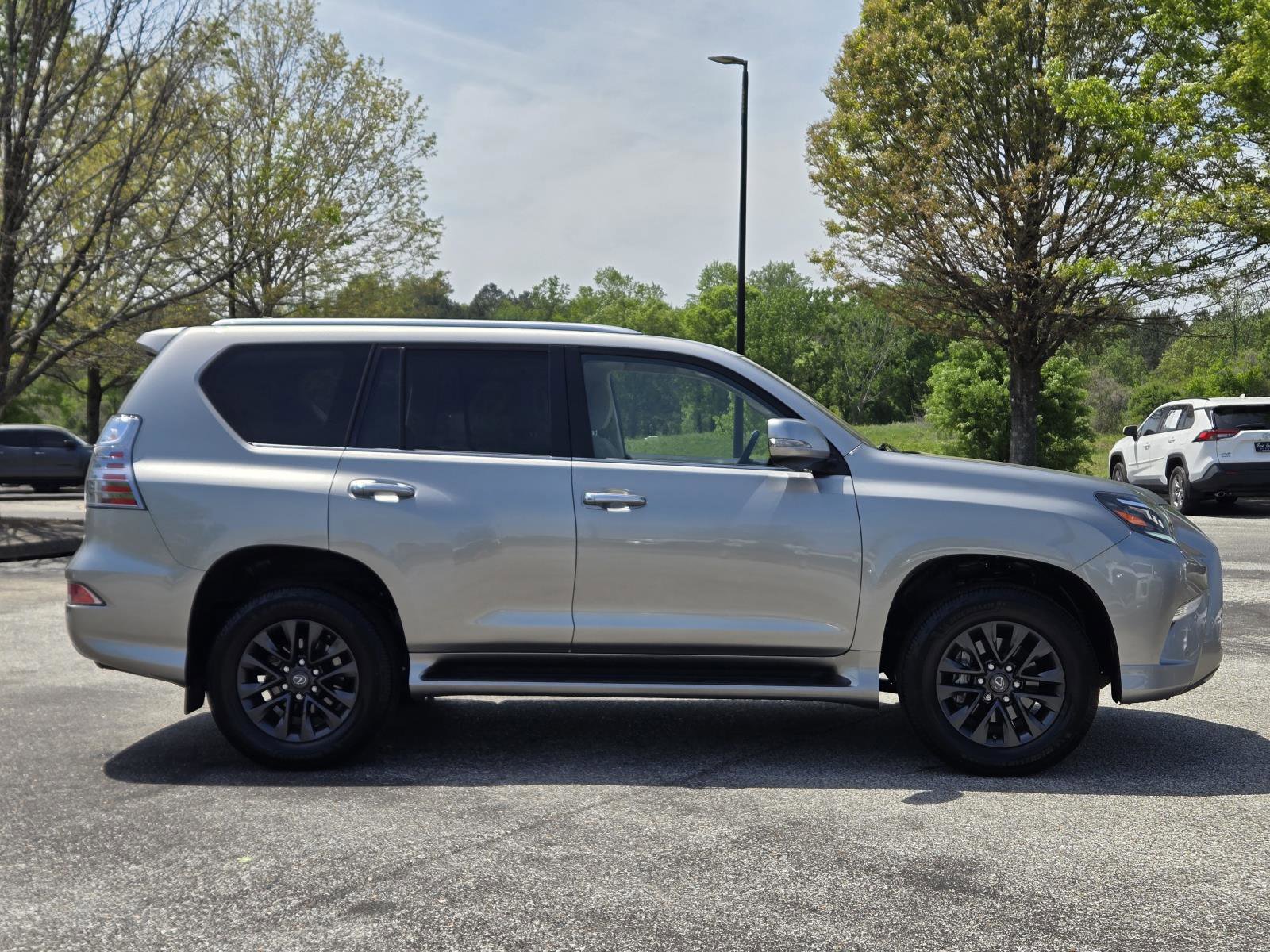 Used 2022 Lexus GX 460 Premium w/ Premium Package AWD/4WD image 6