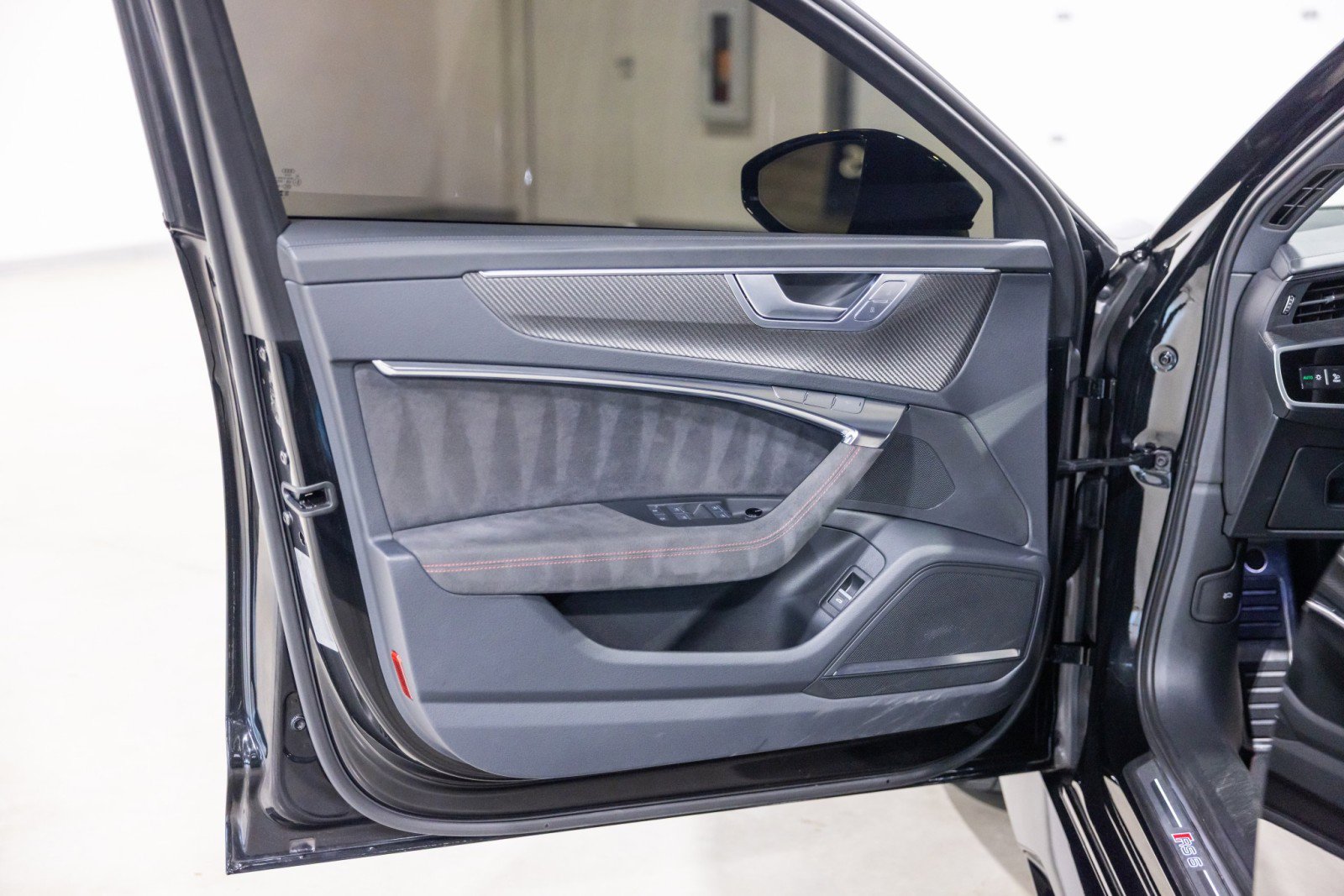 Used 2024 Audi RS 6 performance AWD/4WD image 27