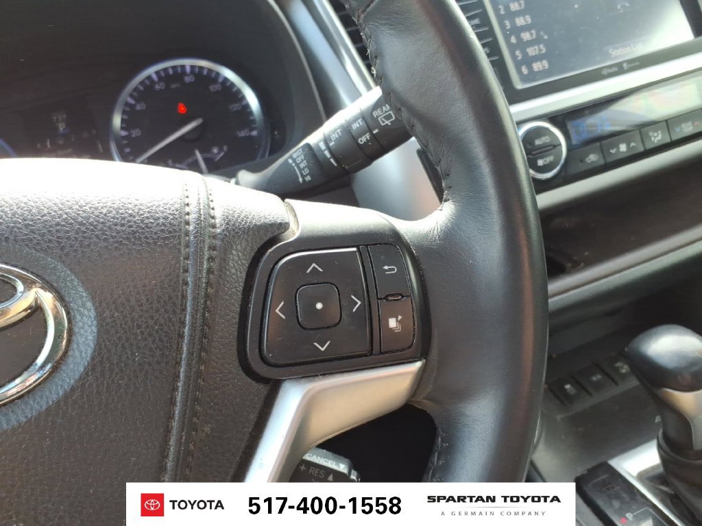 Used 2014 Toyota Highlander Limited AWD/4WD image 19