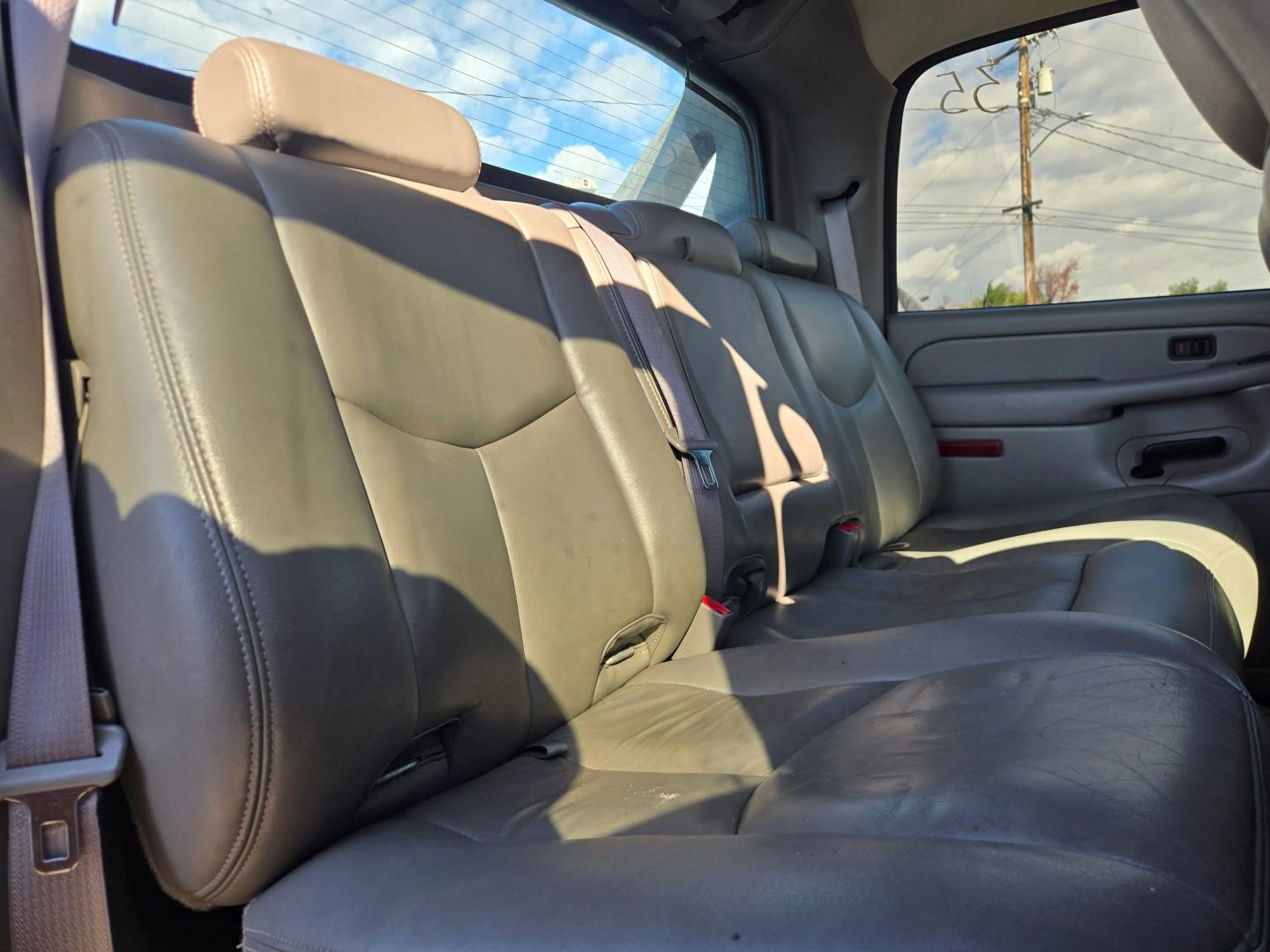 Used 2005 Chevrolet Avalanche LT w/ Preferred Equipment Group RWD image 18