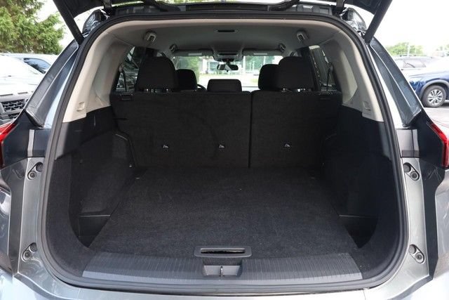 Certified 2025 Nissan Rogue SV FWD image 7