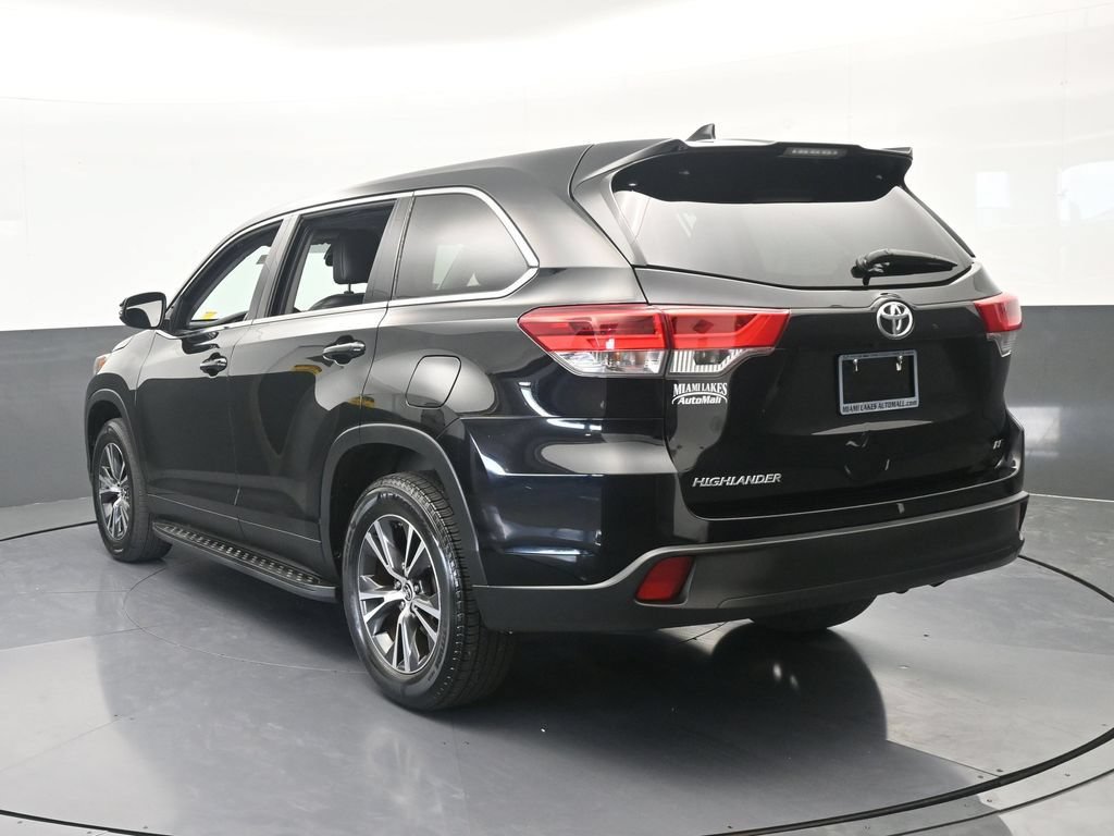 Used 2019 Toyota Highlander Plus FWD image 4