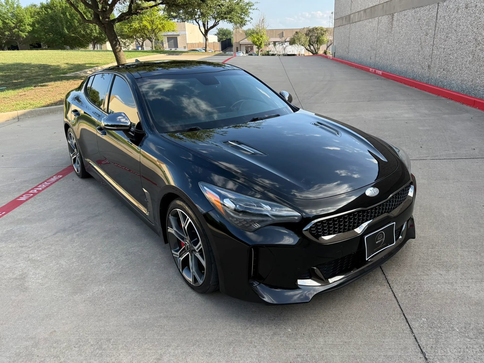 Used 2018 Kia Stinger GT1 RWD image 16