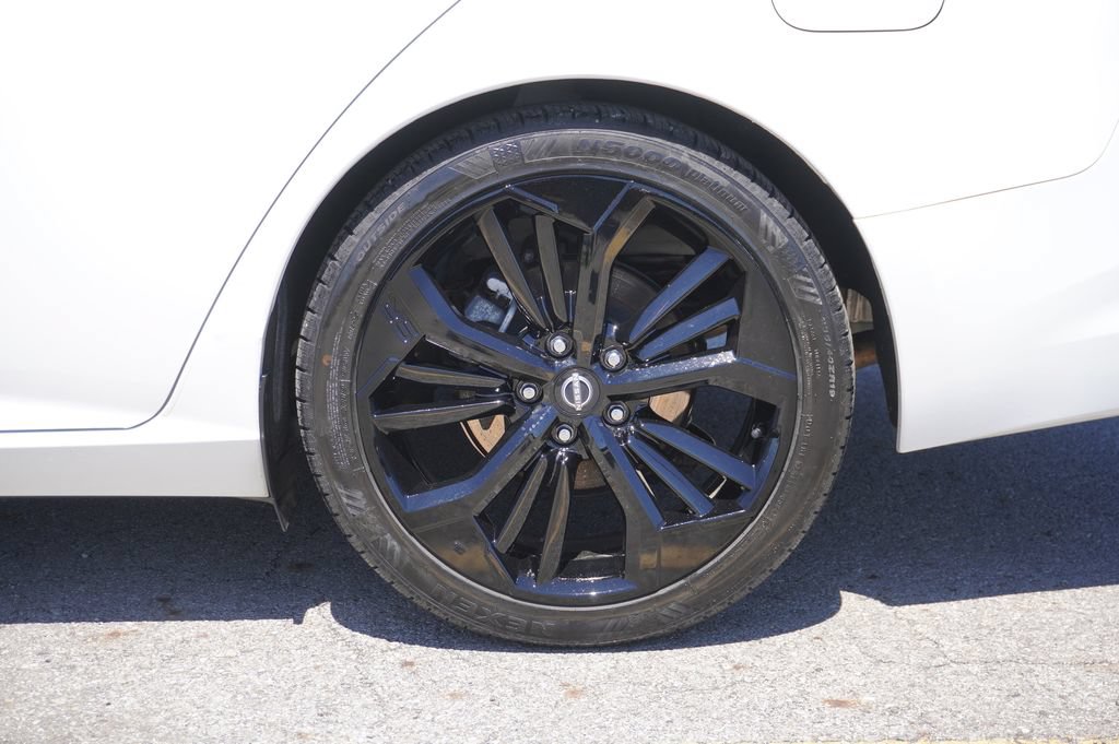 Used 2024 Nissan Altima 2.5 SR FWD image 11