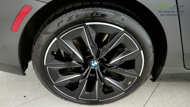 Used 2023 BMW 740i w/ Parking Assistance Package RWD image 81