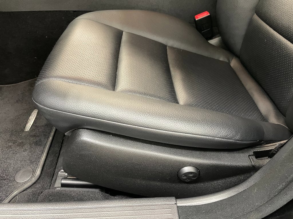 Used 2012 Mercedes-Benz C 300 4MATIC Sedan image 9