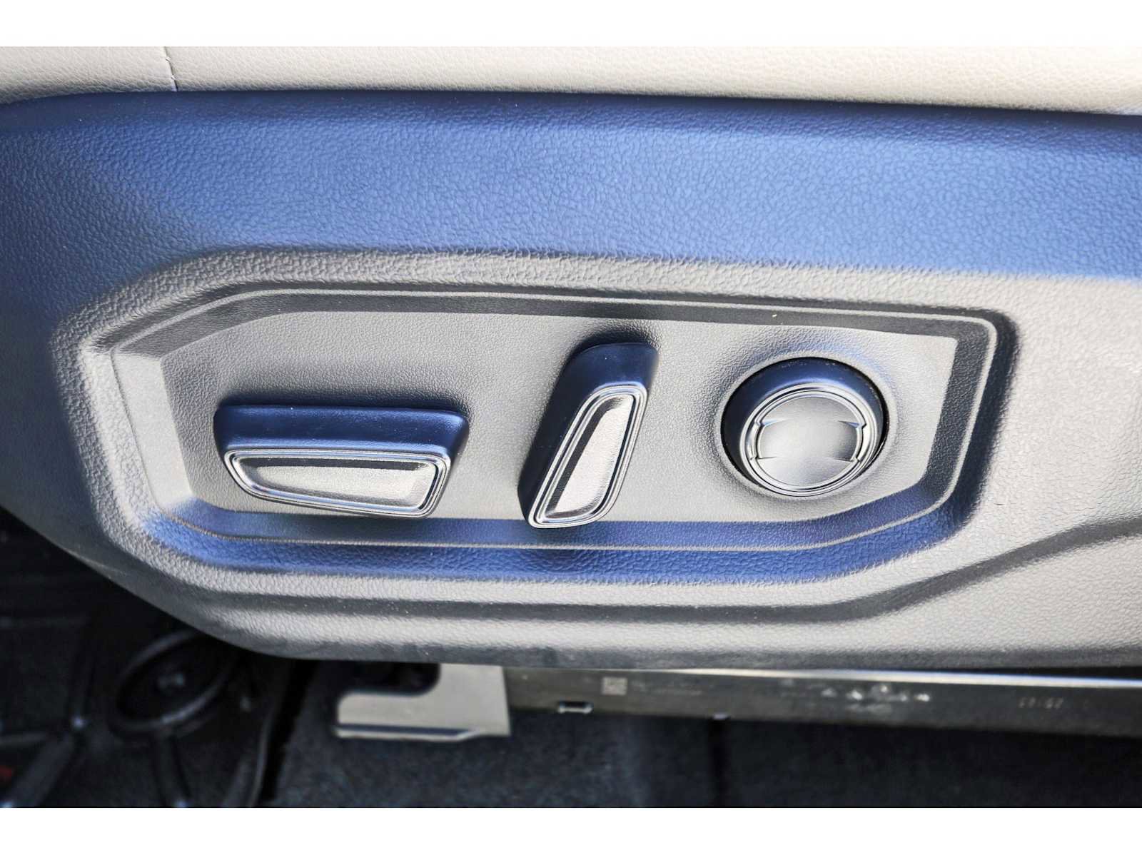 Used 2024 Toyota Tundra SR5 w/ SR5 Premium Package image 27