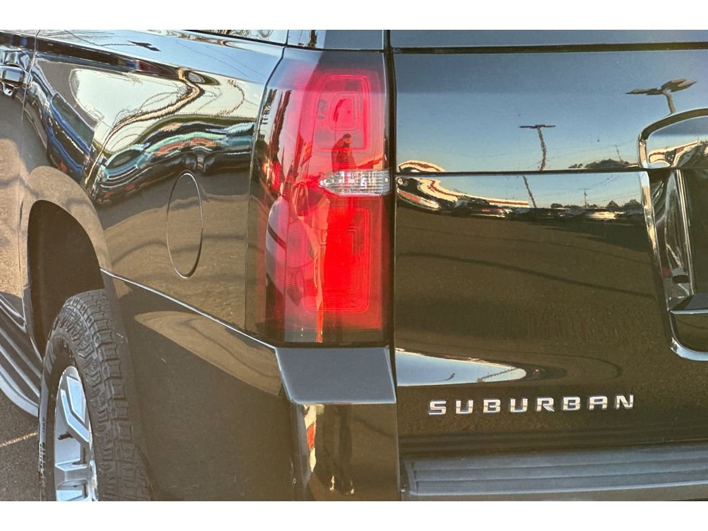 Used 2019 Chevrolet Suburban LT image 27