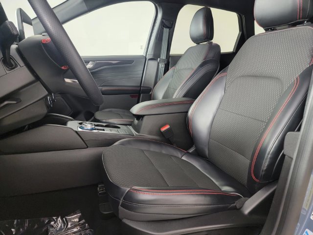 Certified 2023 Ford Escape ST-Line Select AWD/4WD image 13