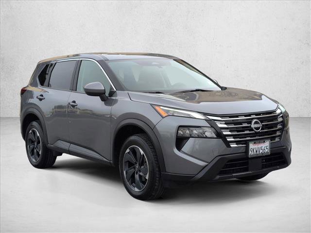 Used 2024 Nissan Rogue SV AWD/4WD image 3