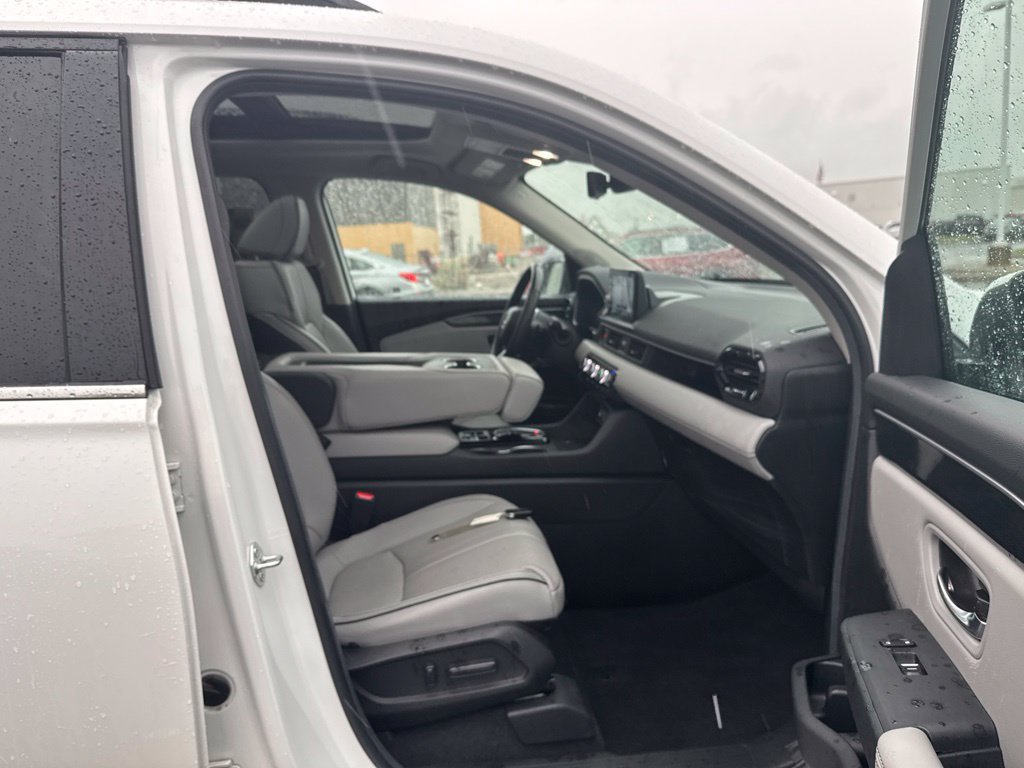 Certified 2025 Honda Pilot Elite image 40