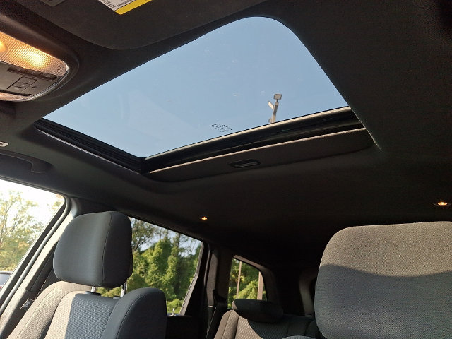 Used 2019 Jeep Grand Cherokee Laredo AWD/4WD image 15