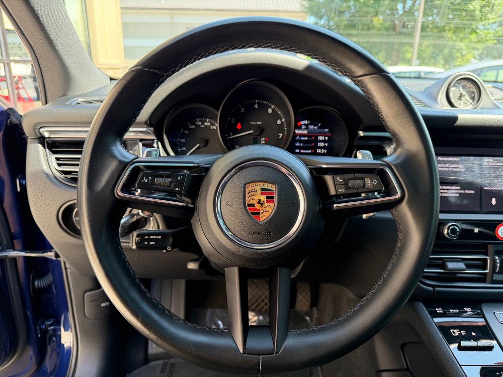 Used 2022 Porsche Macan AWD/4WD image 31