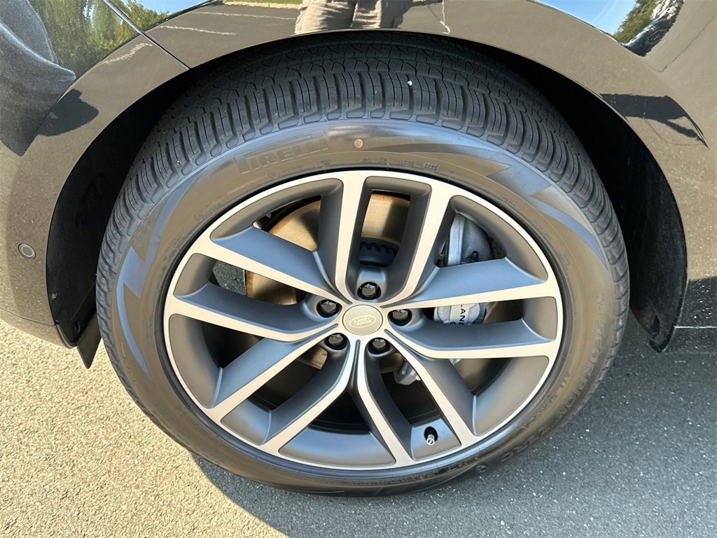 New 2025 Land Rover Range Rover SE image 8