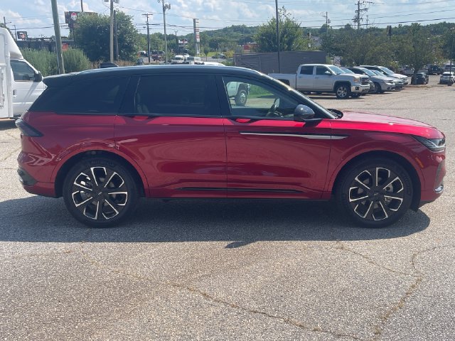 Used 2025 Lincoln Nautilus Reserve AWD/4WD image 4