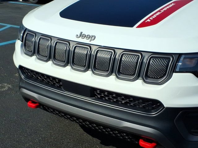 Used 2022 Jeep Compass Trailhawk w/ Trailhawk Convenience Group AWD/4WD image 33