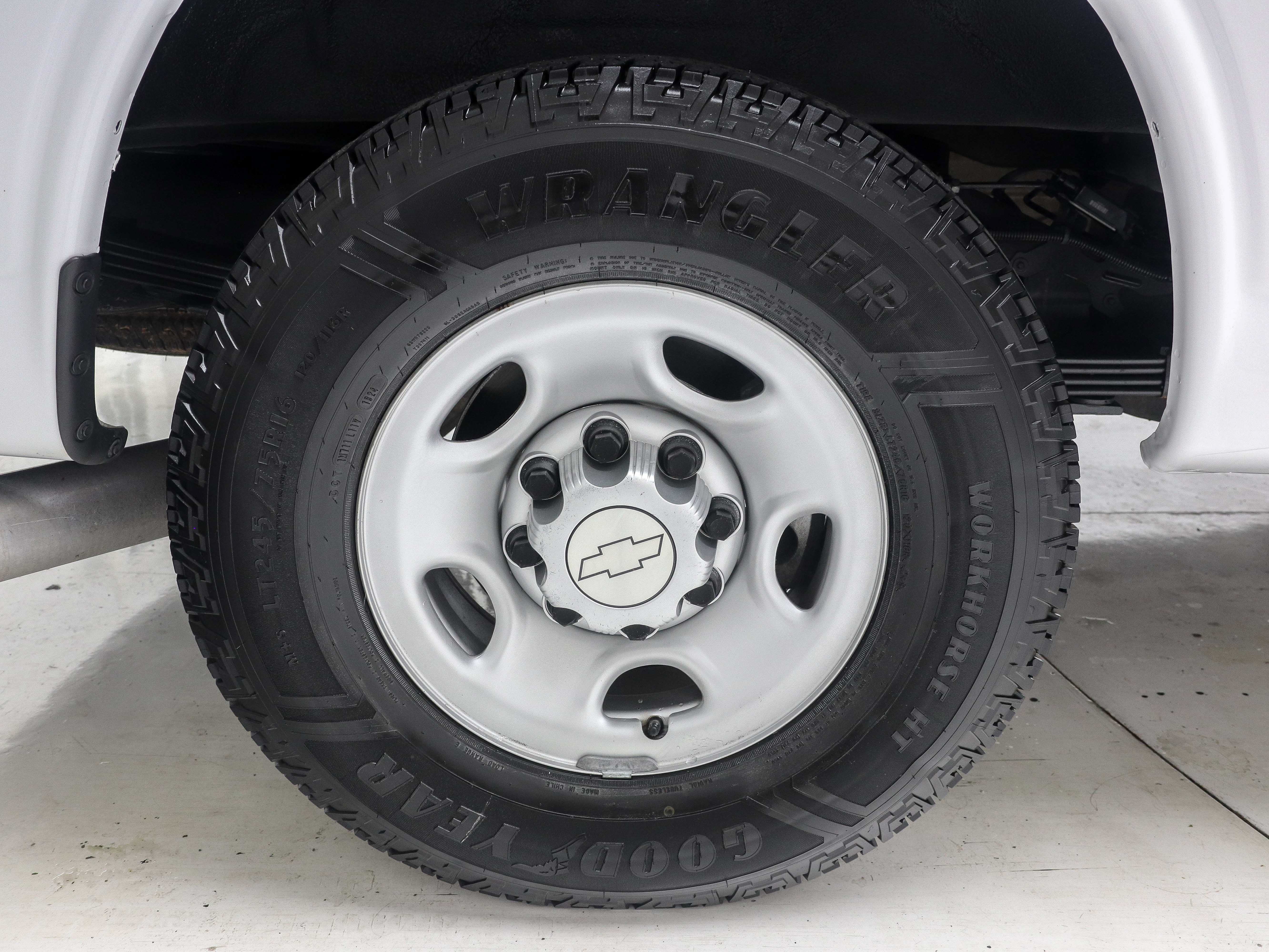 Used 2017 Chevrolet Express 3500 LS w/ Cold Climate Package RWD image 29