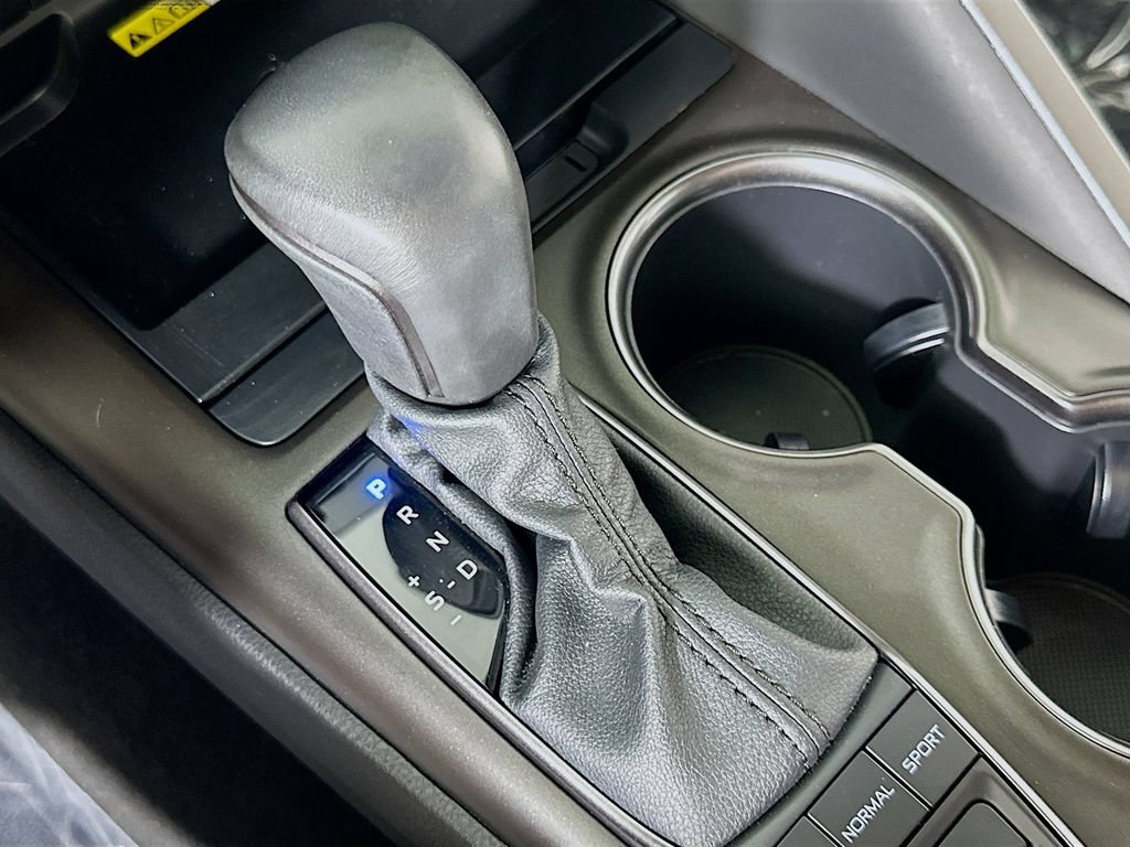 Used 2022 Toyota Camry XSE FWD image 30