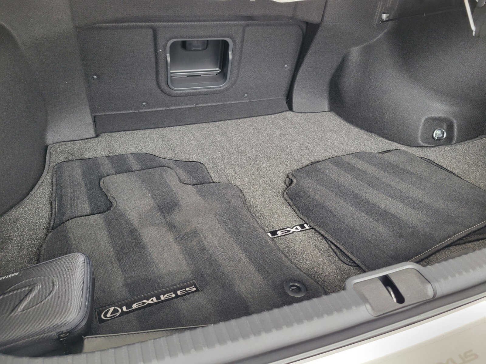 Certified 2024 Lexus ES 350 w/ Premium Package FWD image 13