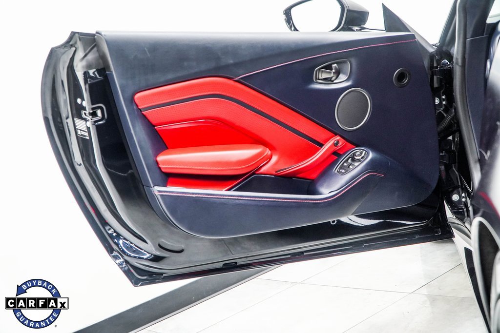 Used 2020 Aston Martin V8 Vantage Coupe image 38