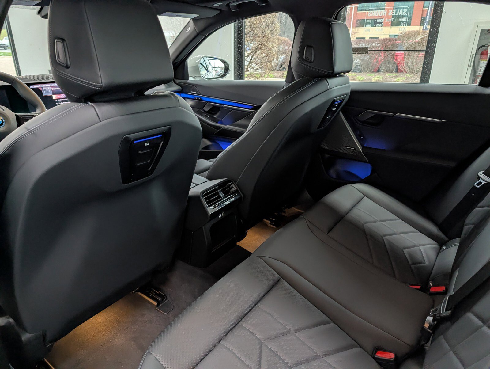 Used 2024 BMW i5 eDrive40i w/ M Sport Package image 14