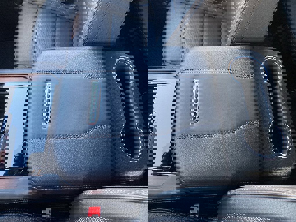 Used 2025 GMC Yukon Denali image 28