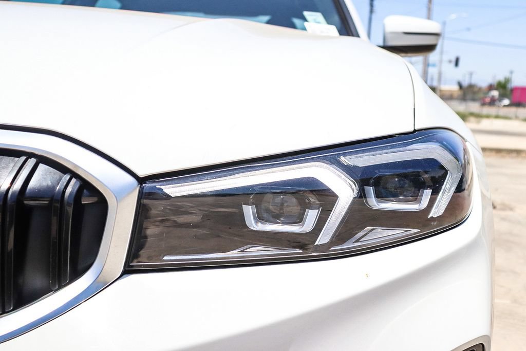 Used 2023 BMW 330i Sedan w/ Parking Assistance Package RWD image 9